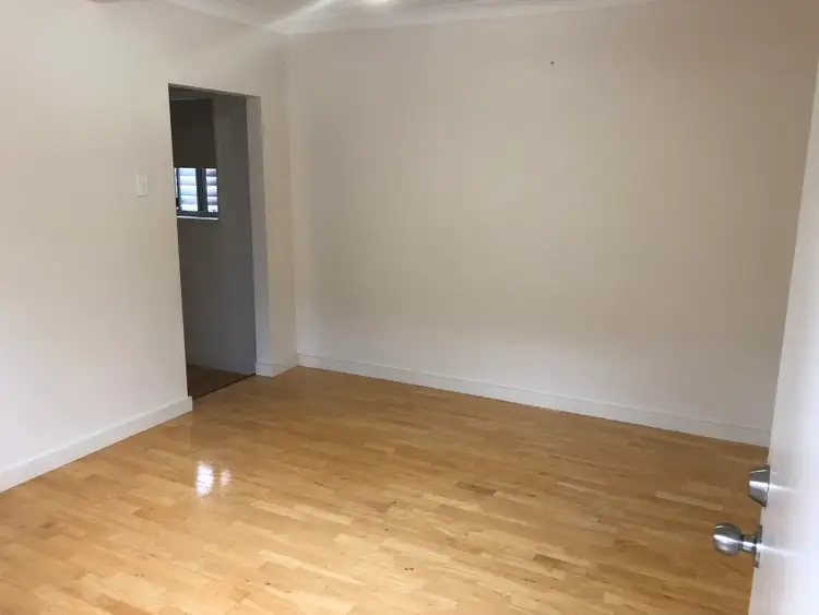 - Myddleton Street, Fairfield NSW 2165