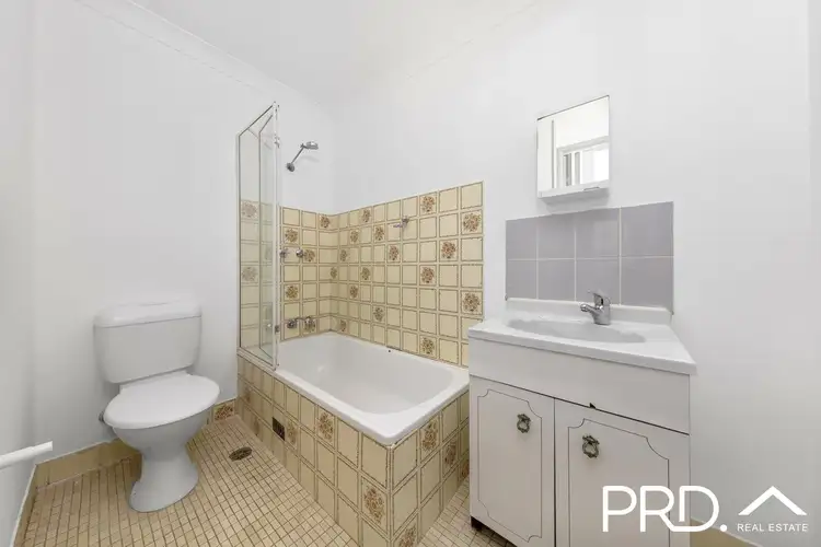 Fifth view of Homely unit listing, 2/60a Henry Lawson Drive, Peakhurst NSW 2210