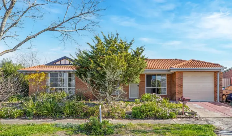 1 Strickland Crescent, Burnside VIC 3023