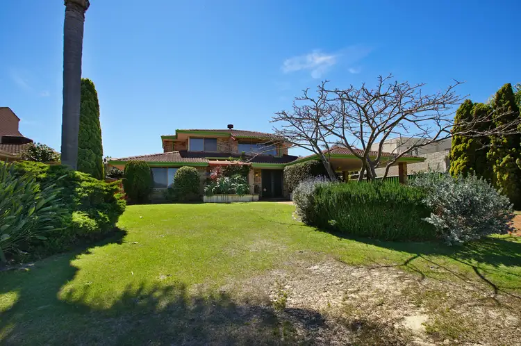 9 Jackson Avenue, Winthrop WA 6150