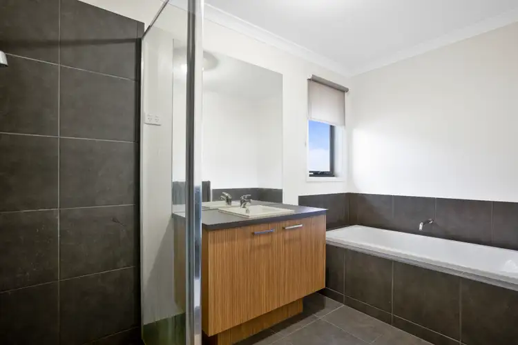 Fifth view of Homely house listing, 15 Yallaroo Chase, Werribee VIC 3030