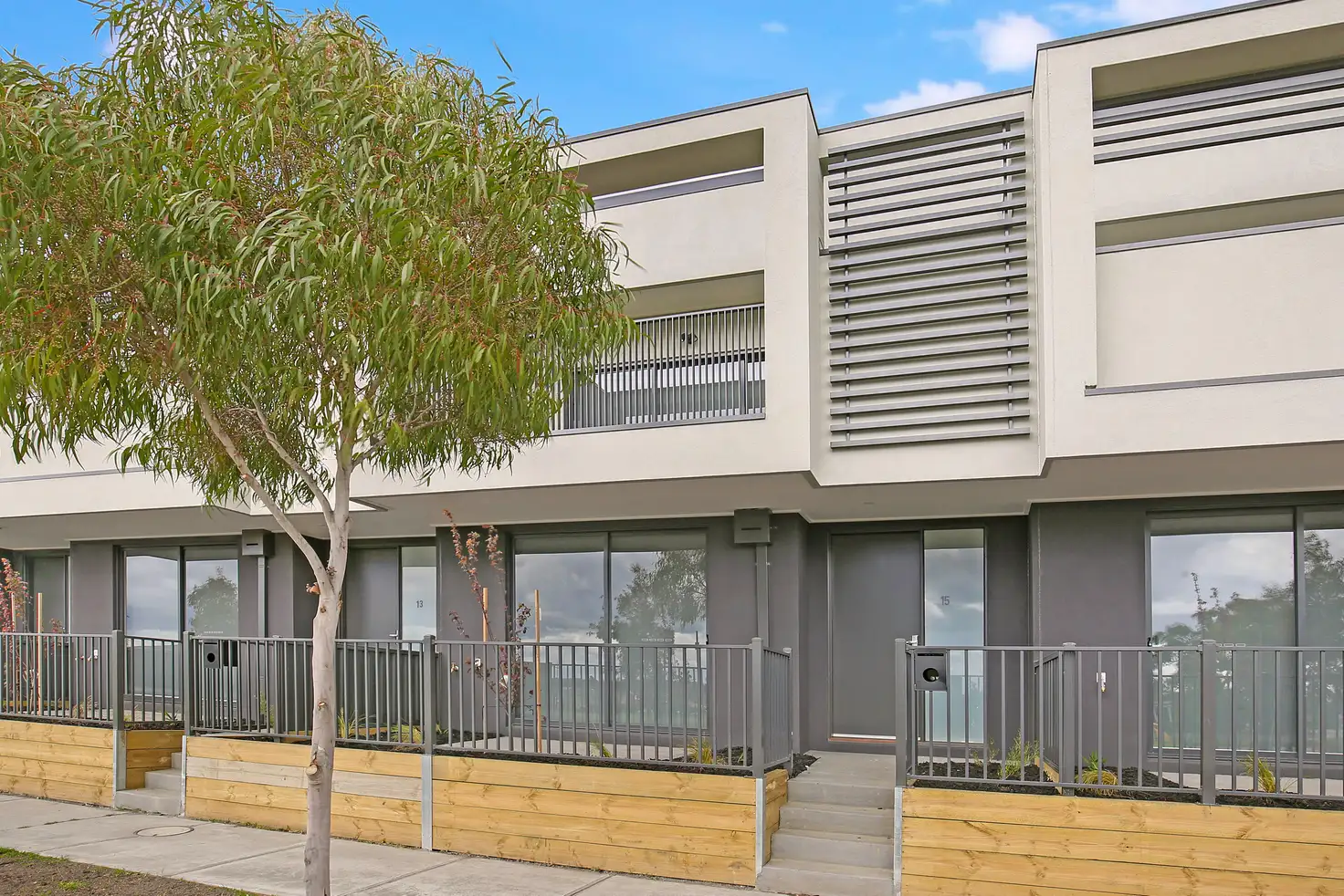 Main view of Homely townhouse listing, 15 Gilded Way, Craigieburn VIC 3064