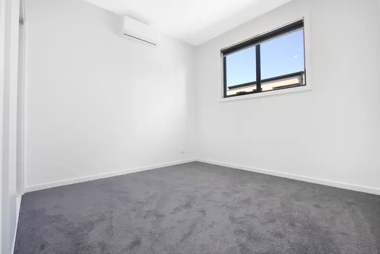 Fifth view of Homely townhouse listing, 15 Gilded Way, Craigieburn VIC 3064