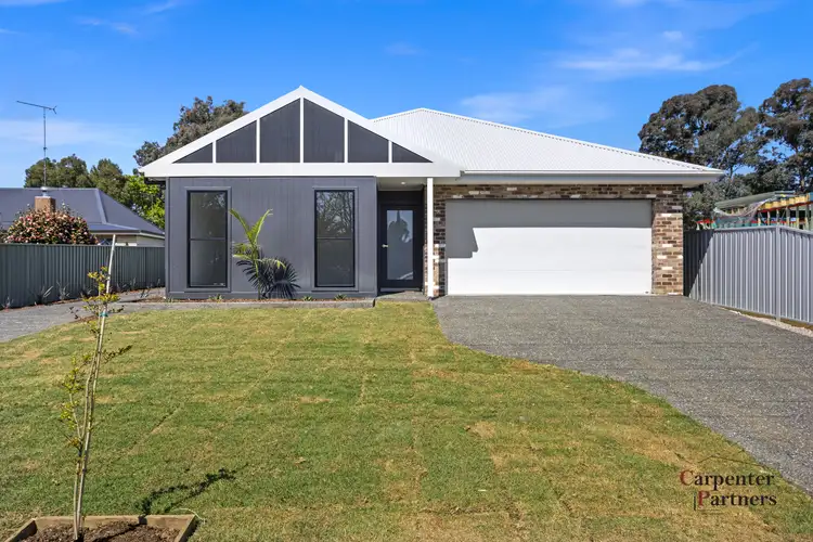 8 Albert Avenue, Thirlmere NSW 2572