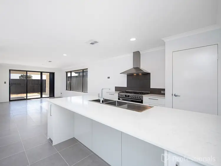 Third view of Homely house listing, 5 Karijini Crescent, Baldivis WA 6171