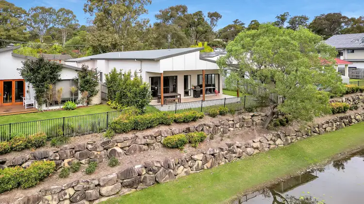 9 Laura Place, Varsity Lakes QLD 4227
