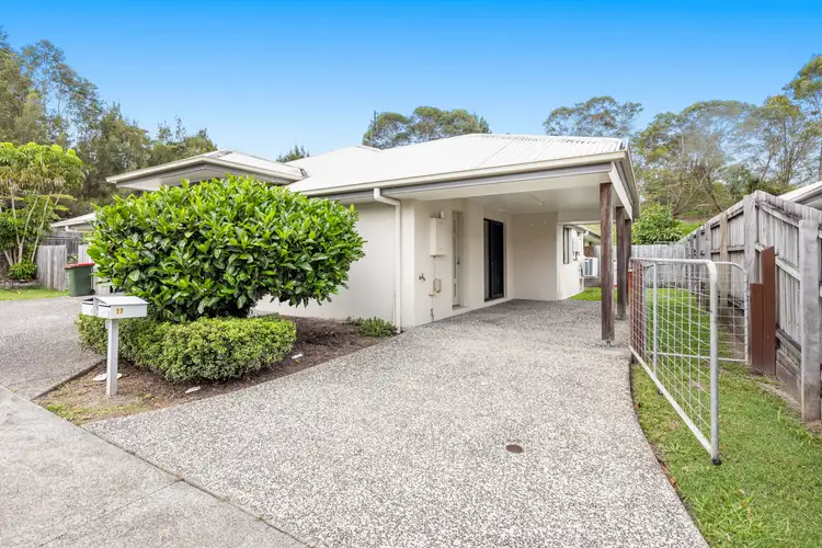 17 Honeysuckle, Court