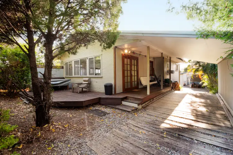 18 Fox Avenue, Southport QLD 4215