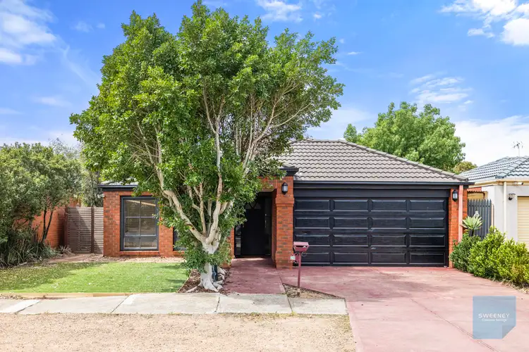 20 Braelands Close, Caroline Springs VIC 3023