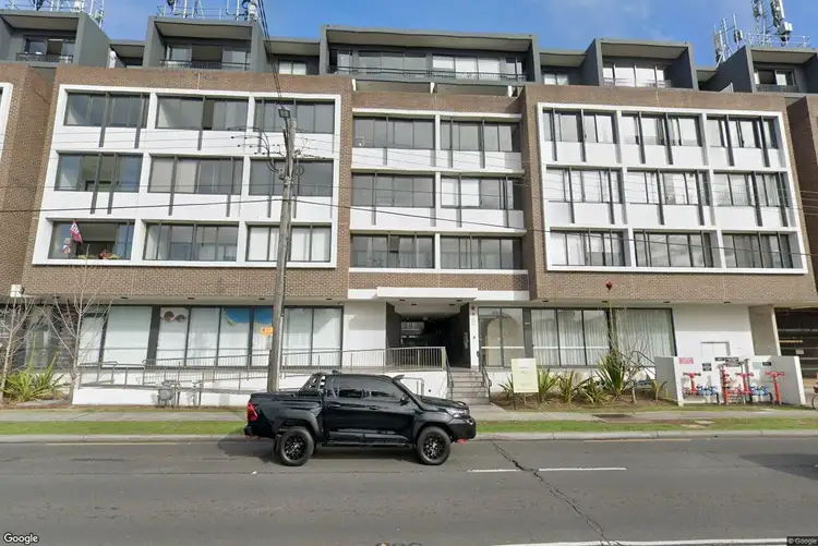 1562 Canterbury Road