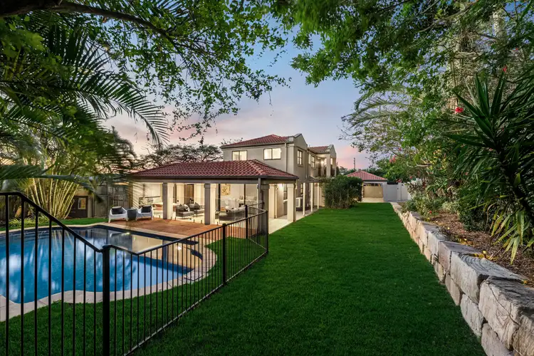 135 Richmond Road, Morningside QLD 4170
