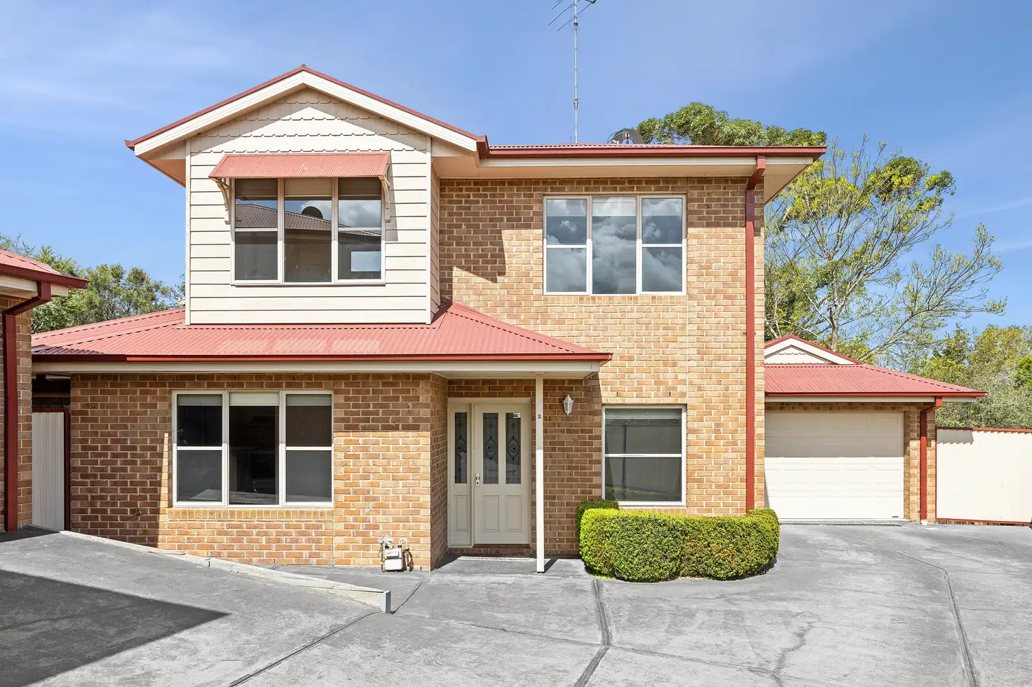 Main view of Homely townhouse listing, 2/5 Scarlett Grove, Lara VIC 3212