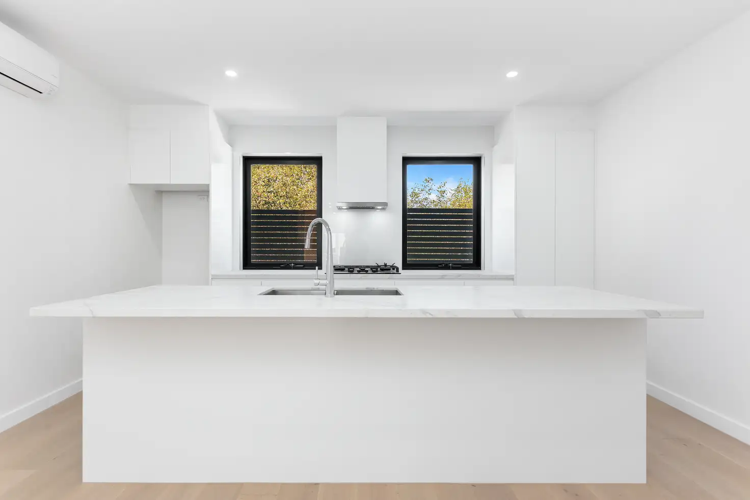 Main view of Homely townhouse listing, 21/5-7 Manikato Ave, Mordialloc VIC 3195