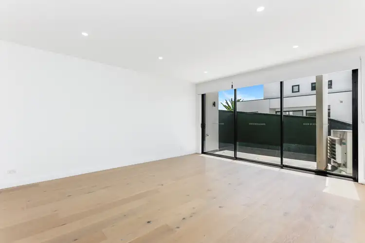Fifth view of Homely townhouse listing, 21/5-7 Manikato Ave, Mordialloc VIC 3195