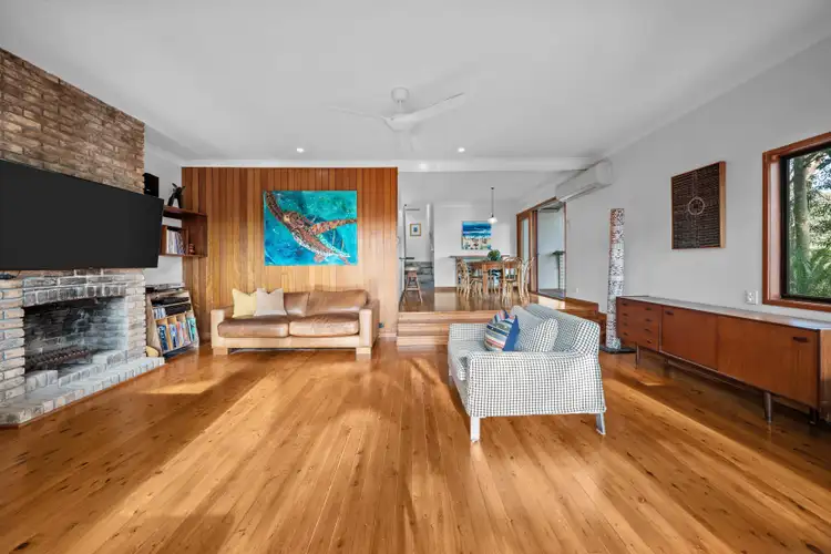 1 Page Parade, Burleigh Heads QLD 4220