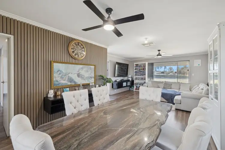 94 Morley Drive East