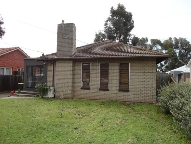 10 Charlesworth Street, Laverton VIC 3028