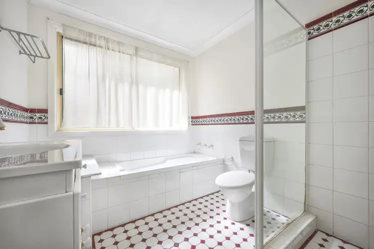 4B Russell Ave, Wahroonga NSW 2076