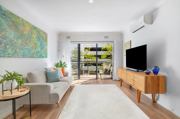 202/69-71 Stead Street, South Melbourne VIC 3205