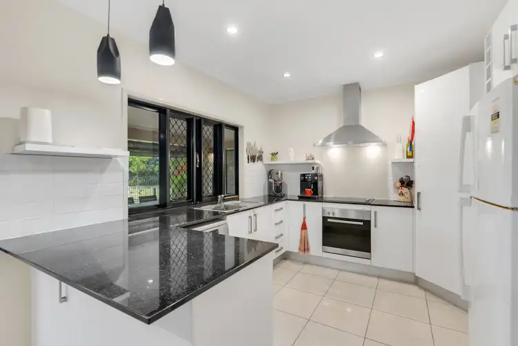 11 Shelbourne Street, Bentley Park QLD 4869