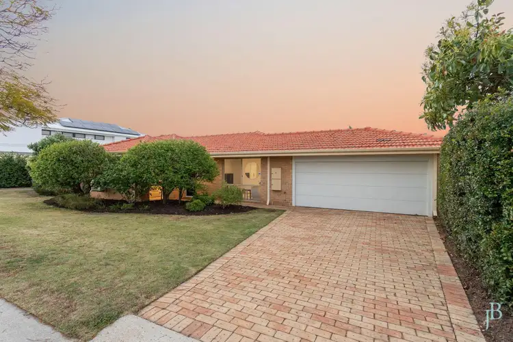 8 Letchworth Centre Avenue, Salter Point WA 6152