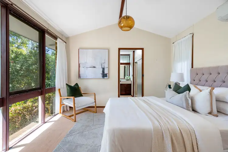 15 Robin Avenue, Turramurra NSW 2074