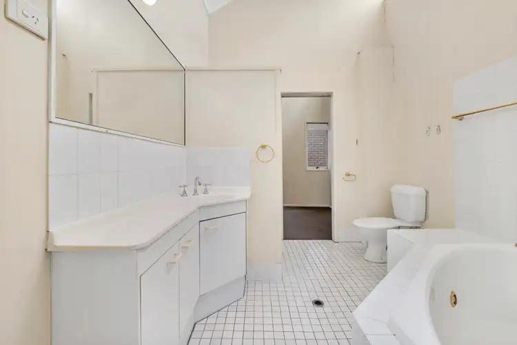 Sixth view of Homely apartment listing, 3/68 Gladstone Road, Highgate Hill QLD 4101