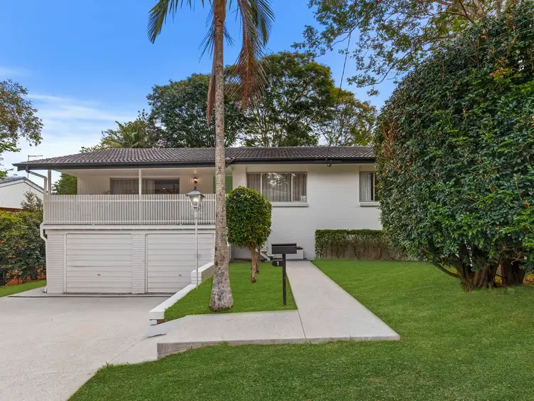 1 Harvard Street, Kenmore QLD 4069