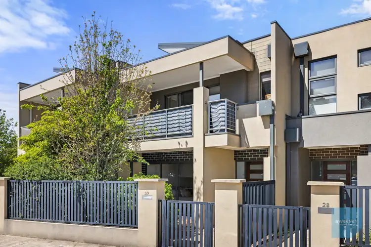 29/8 The Crossing, Caroline Springs VIC 3023