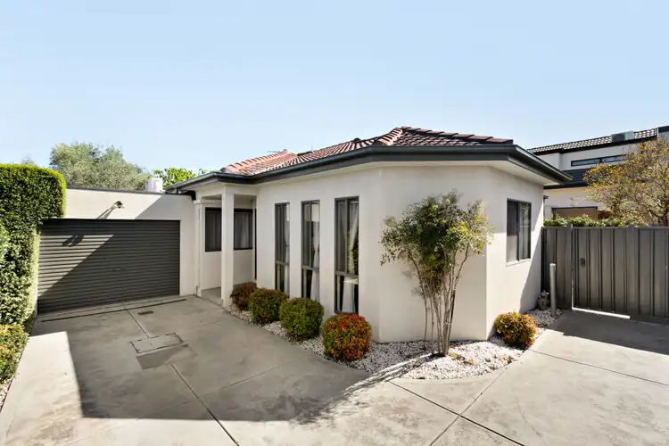 2/137 View Street, Glenroy VIC 3046
