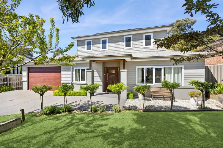 18 Gwendoline Avenue, Woodend VIC 3442