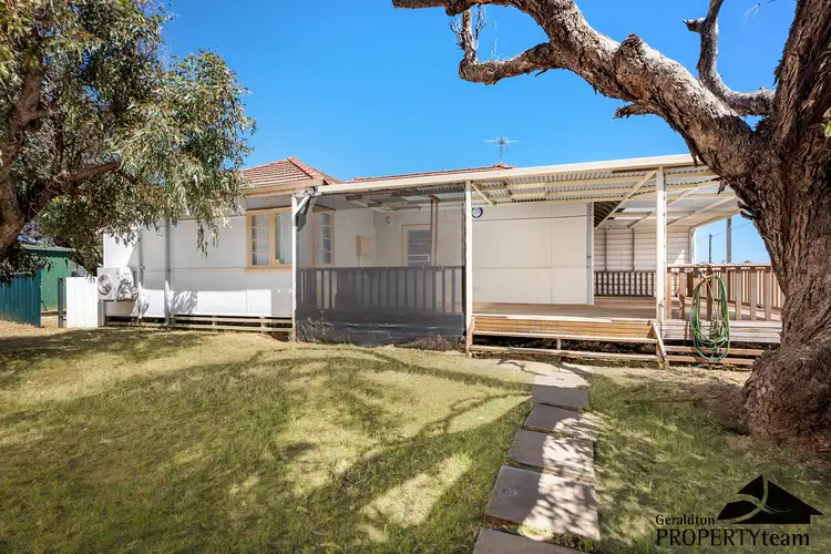 8 Whitfield Street, Beachlands WA 6530