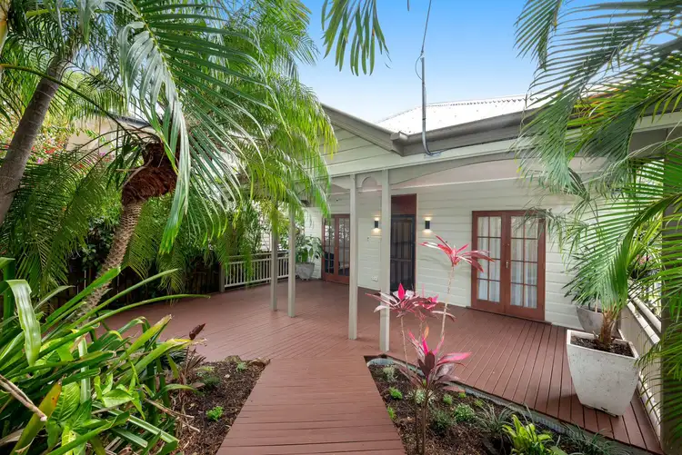 11 Palm Avenue, Sherwood QLD 4075
