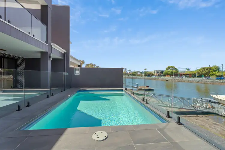 2/12 Vaggelas Crescent, Biggera Waters QLD 4216