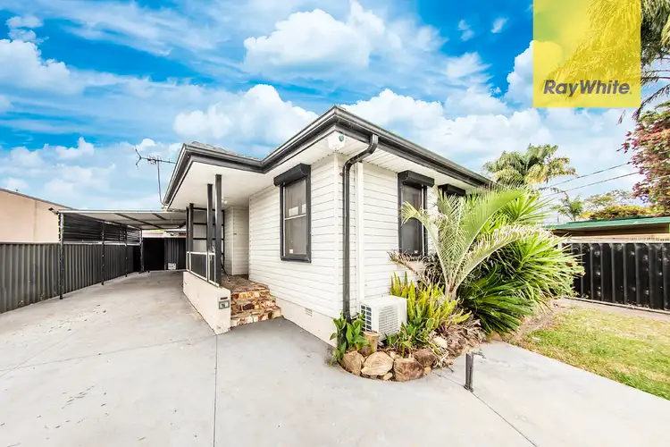 16 Halmahera Crescent