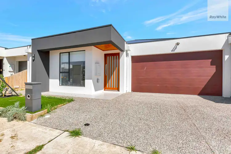 18 Bracegirdle Drive