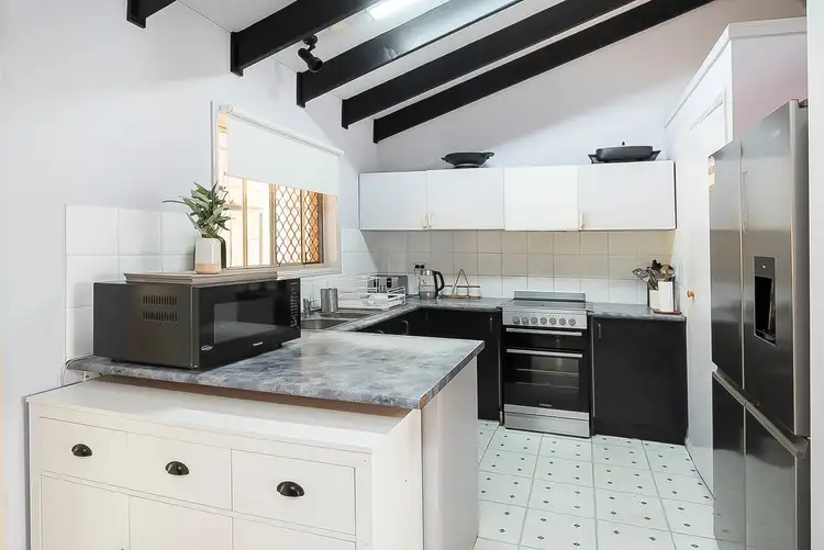 Sixth view of Homely house listing, 10 Currawong Street, Doolandella QLD 4077