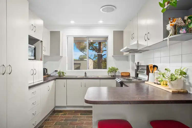 Second view of Homely unit listing, 6/6 Peterborough Avenue, Lake Illawarra NSW 2528
