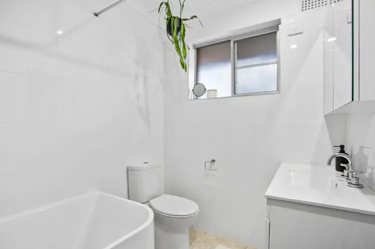 Fourth view of Homely unit listing, 6/6 Peterborough Avenue, Lake Illawarra NSW 2528