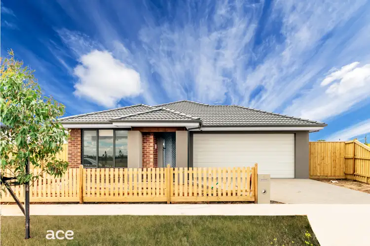 8 Bridgefield Parkway, Rockbank VIC 3335