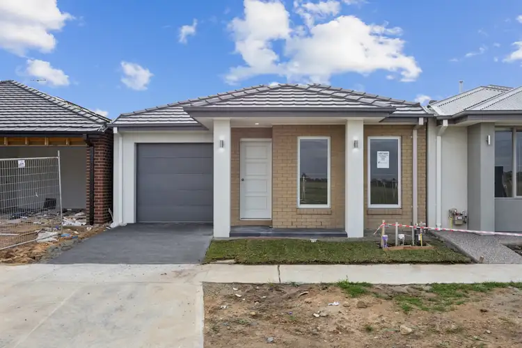 40 California St, Clyde VIC 3978