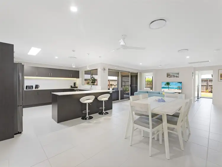 Fifth view of Homely house listing, 4 Seagull Circuit, Point Vernon QLD 4655