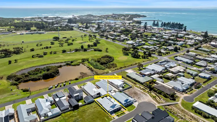 5 Albatross Close, Robe SA 5276