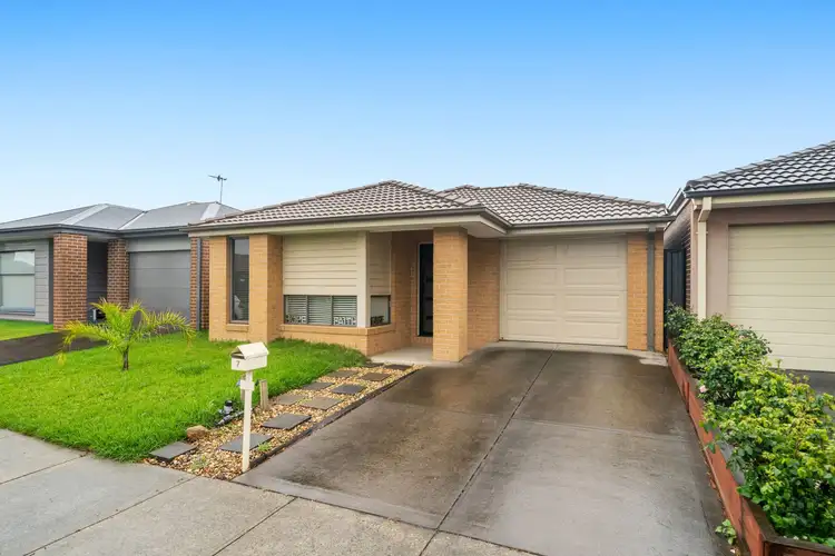 Second view of Homely house listing, 7 Wilkiea Crescent, Cranbourne North VIC 3977
