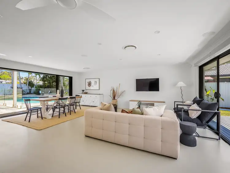 12 Queenscliff Crescent, Robina QLD 4226