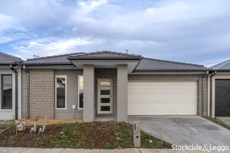 15 Ash Grove, Donnybrook VIC 3064