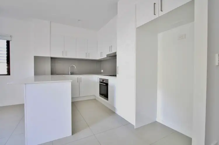 2/11 Lagonda Street, Annerley QLD 4103