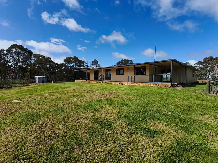 2138 North Woogenellup Road