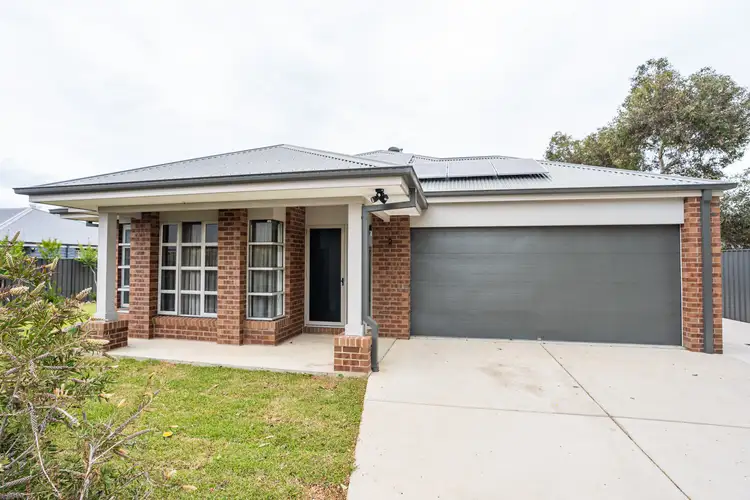 2/143 Urana Street, Jindera NSW 2642