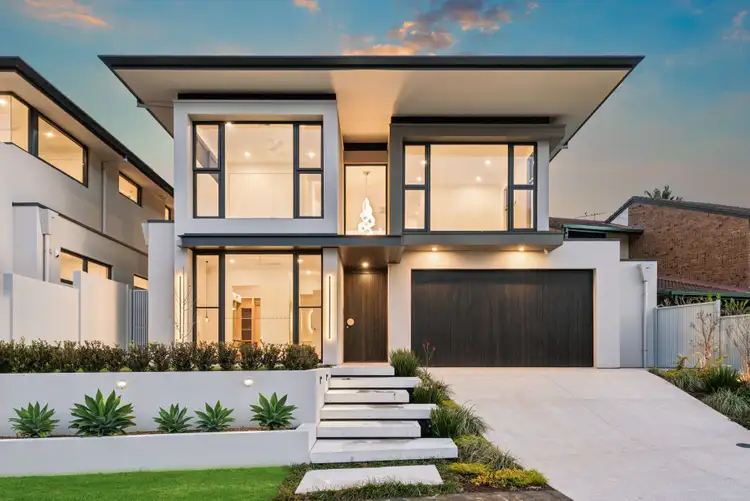 12 Sir John Marks Drive